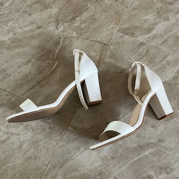 White Block Heel - Picture 3 of 4